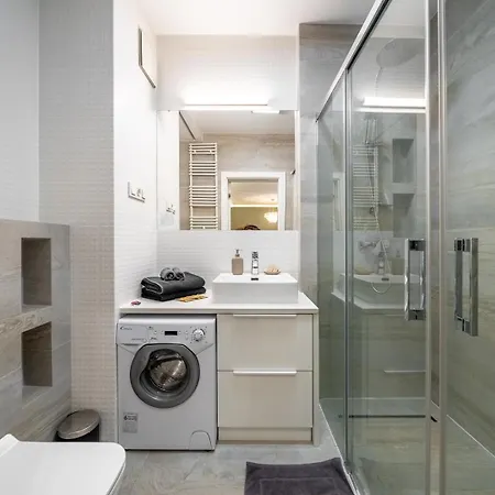 Wola - 9th Floor, Parking & Balcony - By Rentujemy * Warschau