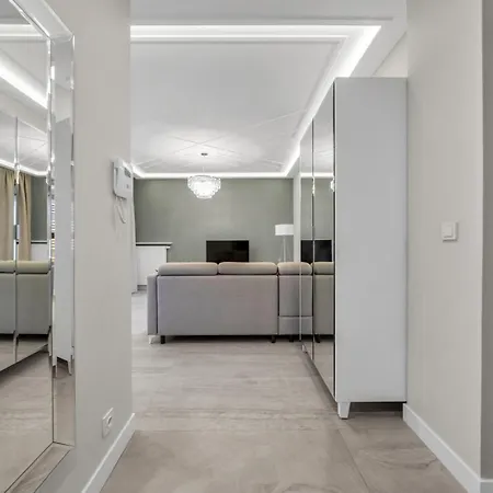 Wola - 9th Floor, Parking & Balcony - By Rentujemy * Warschau