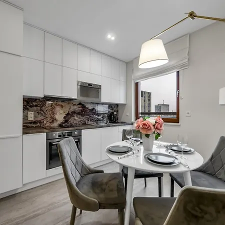 Wola - 9th Floor, Parking & Balcony - By Rentujemy * Warschau