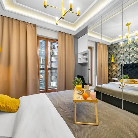 Wola - 9th Floor, Parking & Balcony - By Rentujemy Warschau