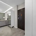 Apartmán Wola - 9th Floor, Parking & Balcony - By Rentujemy Varšava