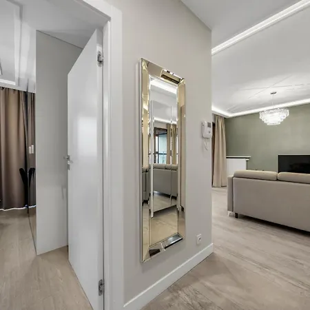 Wola - 9th Floor, Parking & Balcony - By Rentujemy