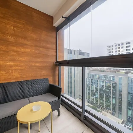 Wola - 9th Floor, Parking & Balcony - By Rentujemy 아파트