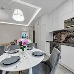 Wola - 9th Floor, Parking & Balcony - By Rentujemy דירה *