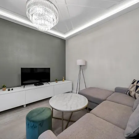 Wola - 9th Floor, Parking & Balcony - By Rentujemy アパート *
