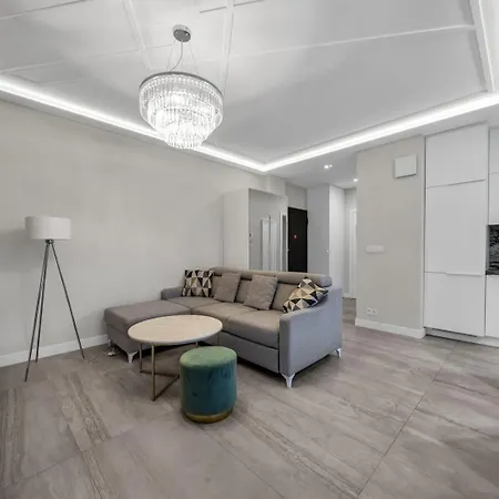 Wola - 9th Floor, Parking & Balcony - By Rentujemy Apartament