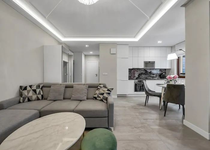 Lejlighed Wola - 9th Floor, Parking & Balcony - By Rentujemy