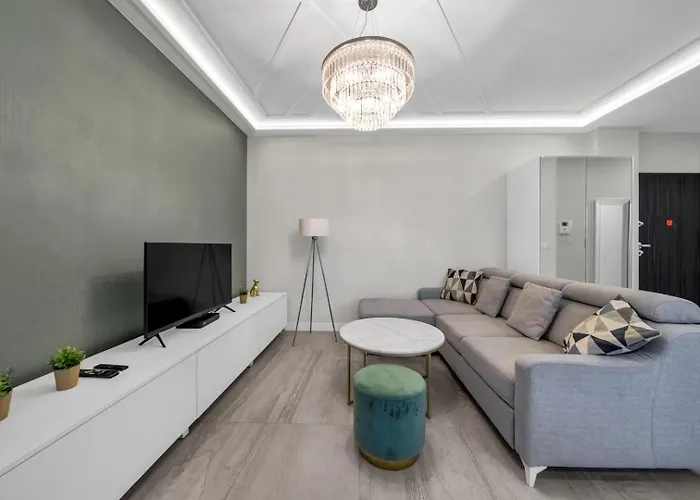 Wola - 9th Floor, Parking & Balcony - By Rentujemy وارسو