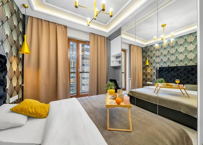 Wola - 9th Floor, Parking & Balcony - By Rentujemy وارسو