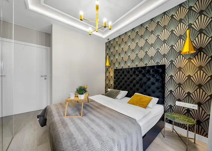 Wola - 9th Floor, Parking & Balcony - By Rentujemy Lejlighed Warszawa