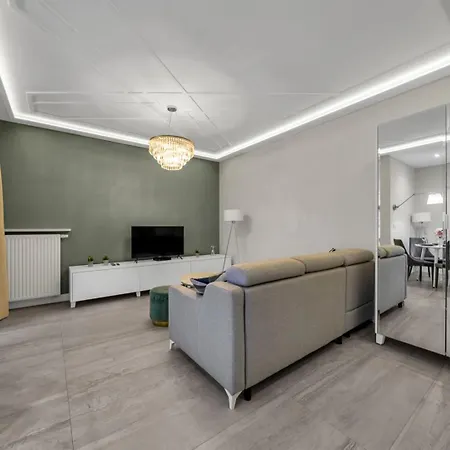 Wola - 9th Floor, Parking & Balcony - By Rentujemy * 华沙